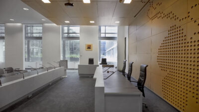 Maatwerk interieur Raad van State Den Haag door Smeulders Interieurgroep