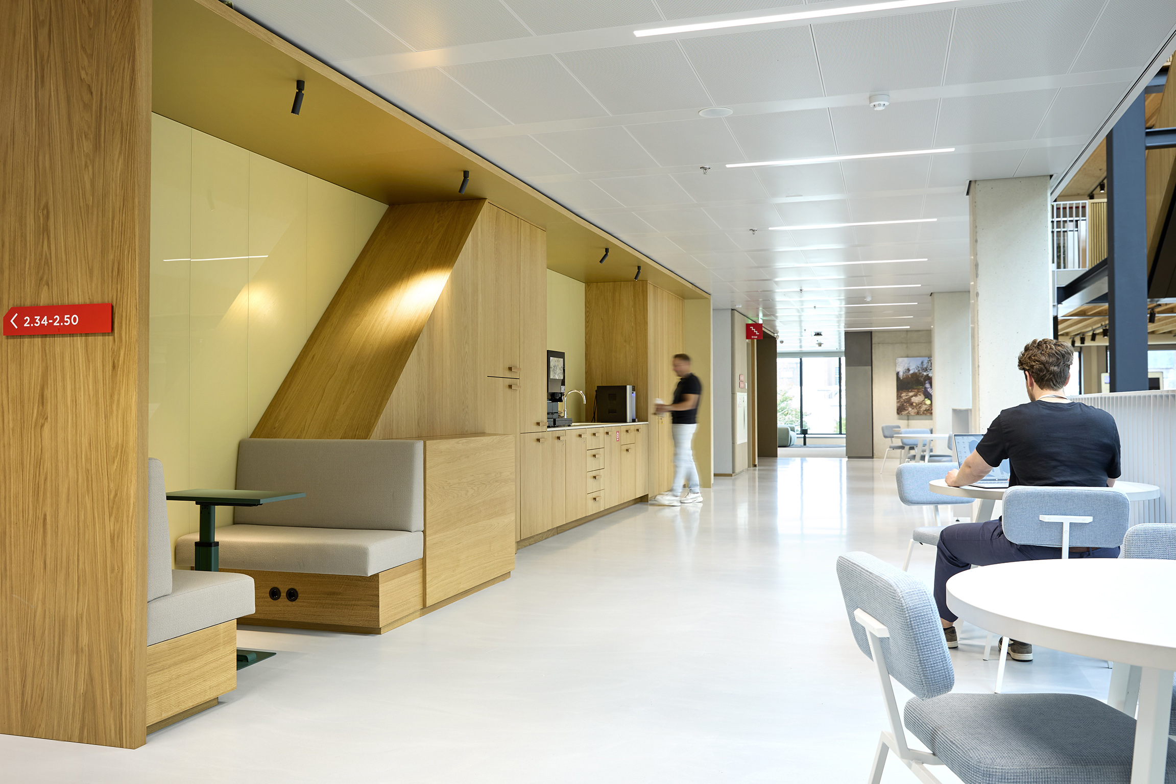Interieur Huis voor de Stad, Helmond door Smeulders Interieurgroep