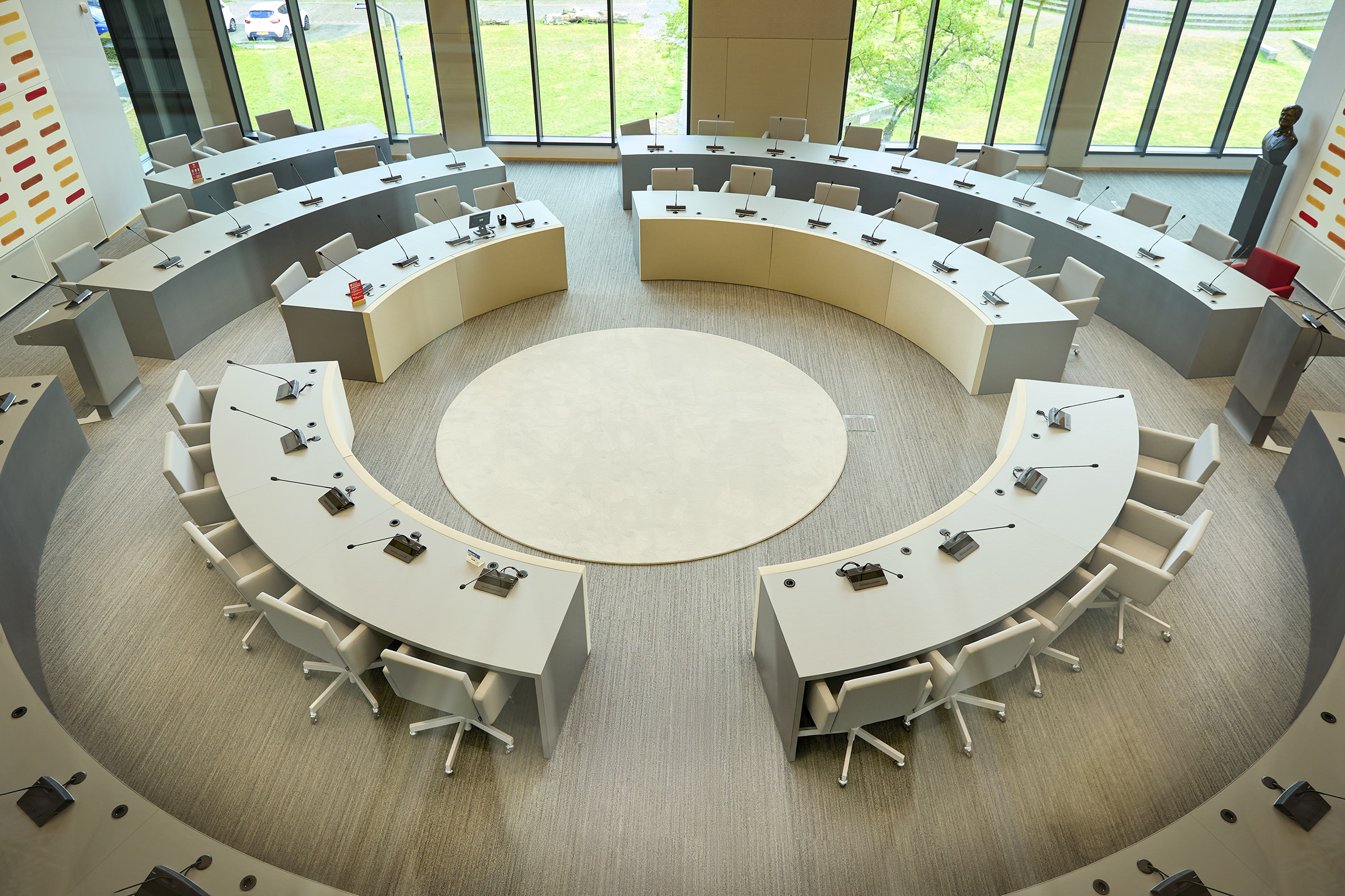 Interieur Huis voor de Stad, Helmond door Smeulders Interiuergroep