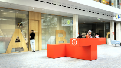 Maatwerk interieur Huis voor de Stad, Gemeente Helmond door Smeulders Interieurgroep