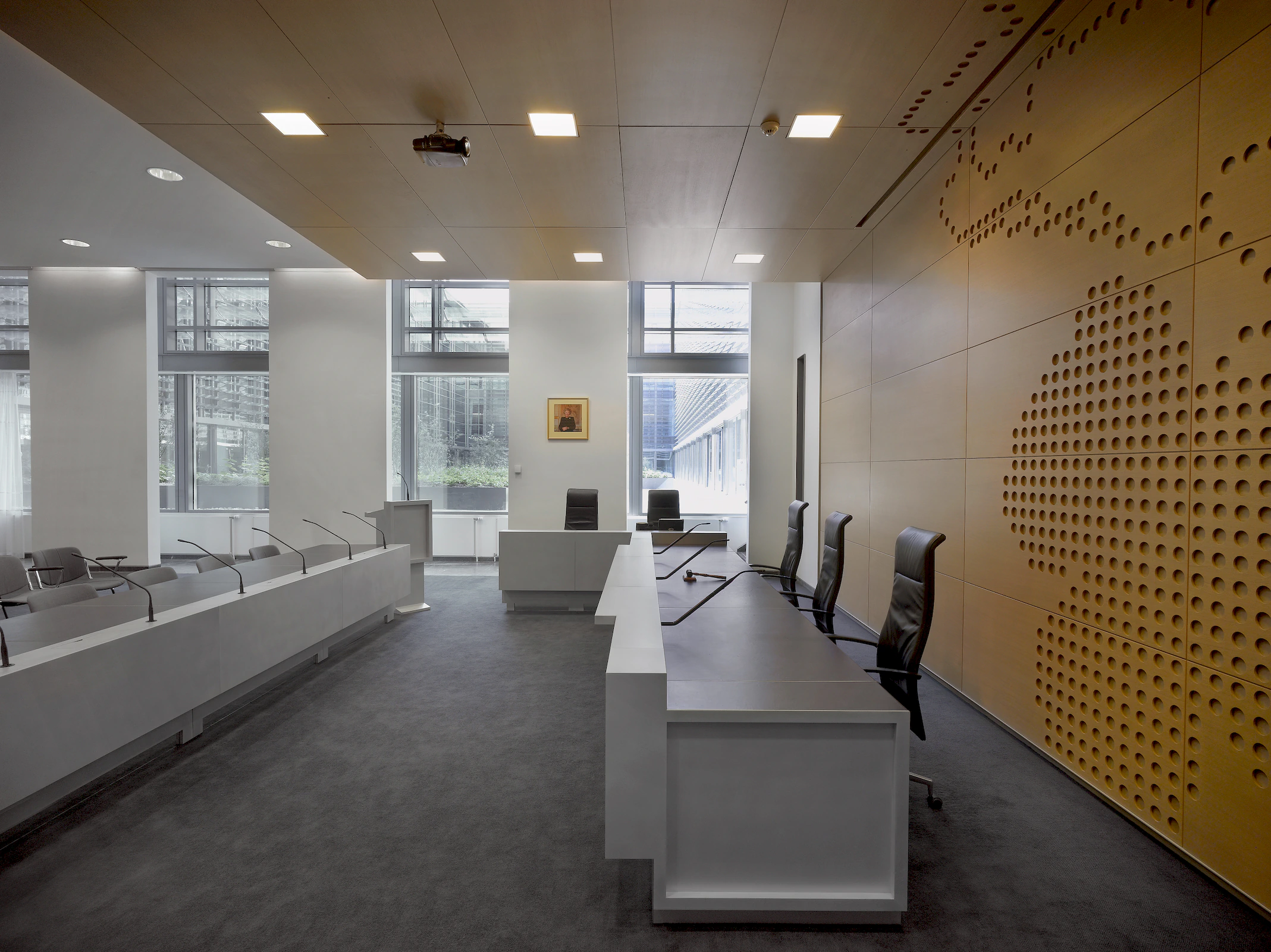 Maatwerk interieur Raad van State Den Haag door Smeulders Interieurgroep