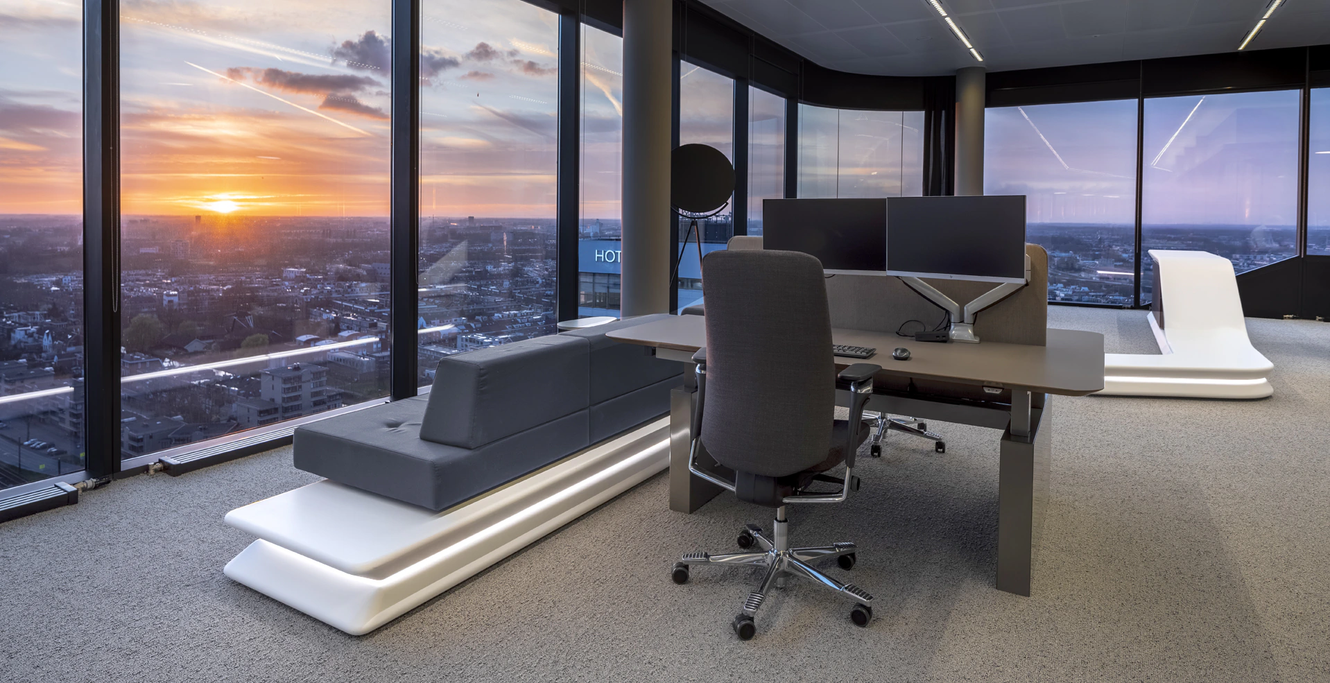 Maatwerk interieur Aalberts Industries WTC Utrecht door Smeulders Interieurgroep