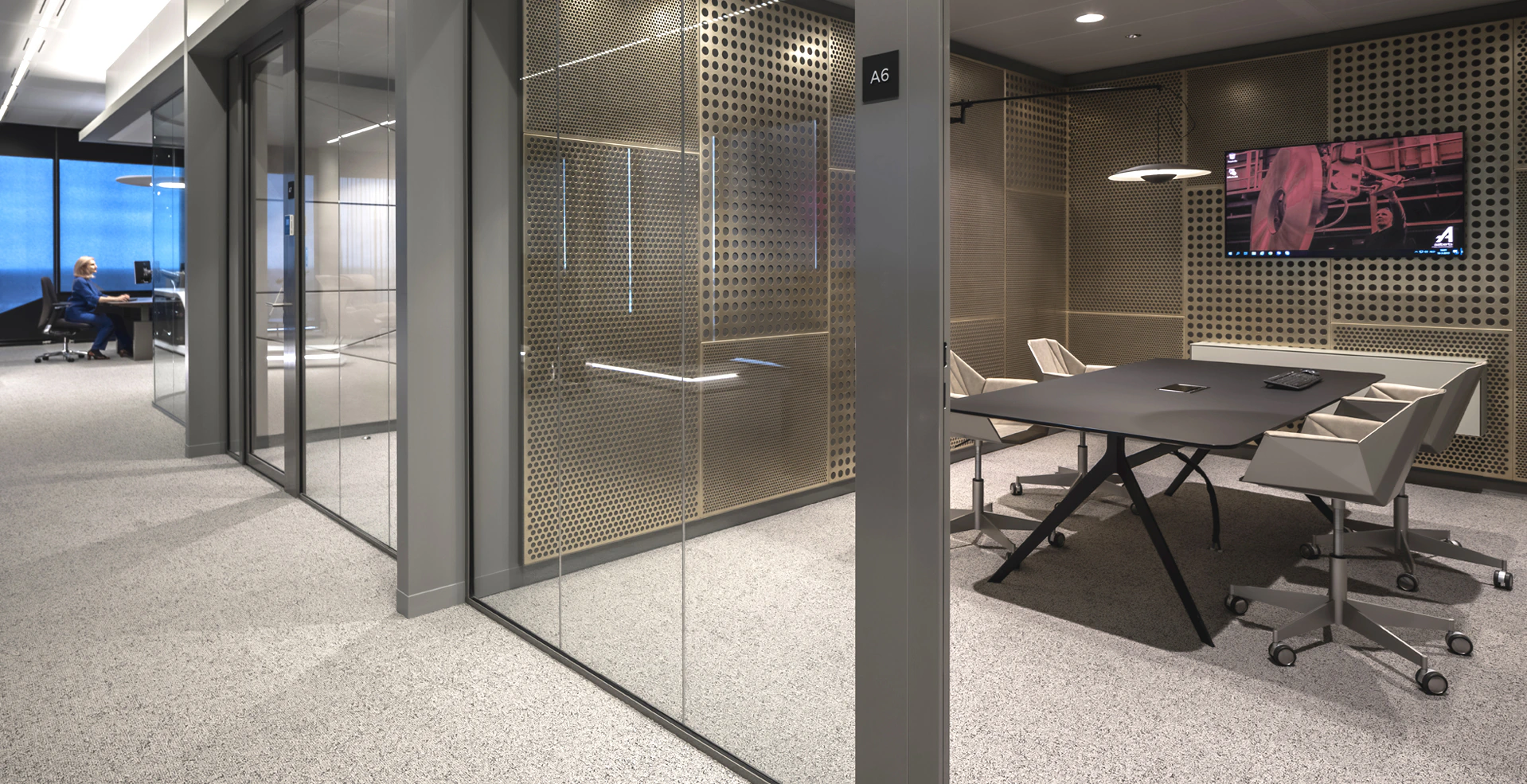 Maatwerk interieur Aalberts Industries WTC Utrecht door Smeulders Interieurgroep