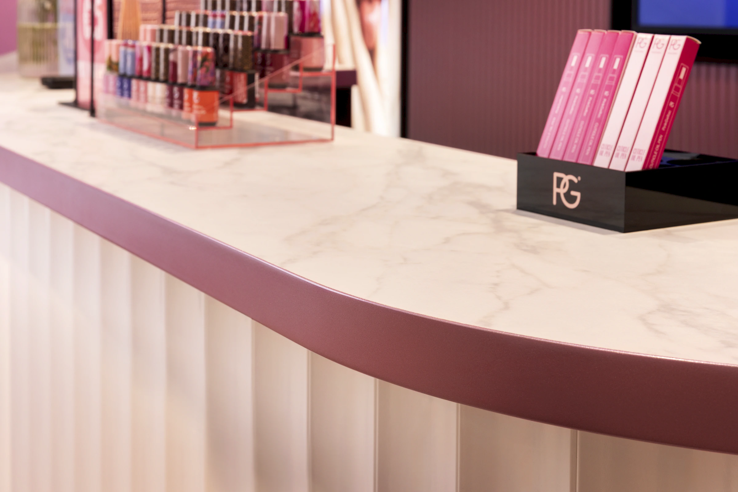 Maatwerk interieur Pink Gellac Den Haag door Smeulders Interieurgroep