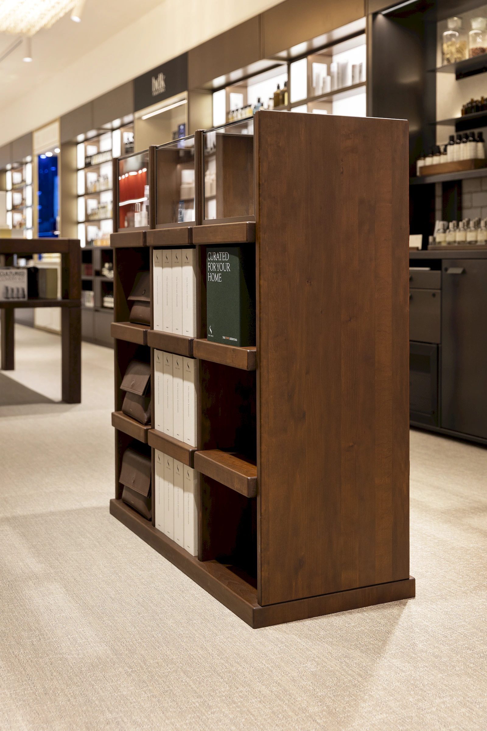 Maatwerk interieur Skins Den Haag door Smeulders Interieurgroep
