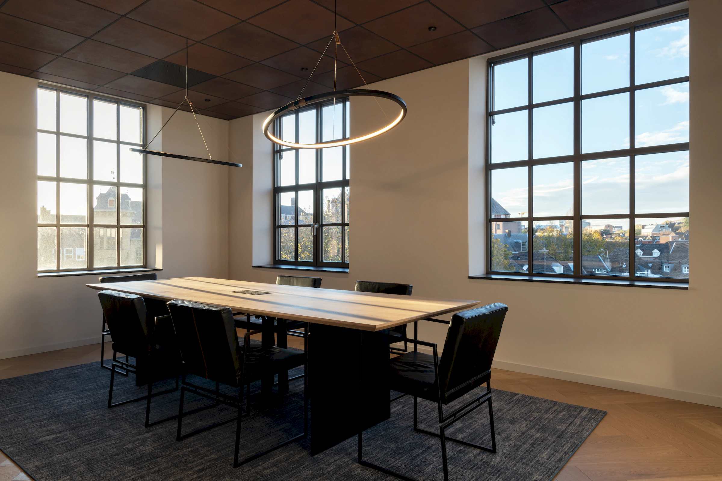 Maatwerk interieur L-Founders Of Loyalty Den Bosch door Smeulders Interieurgroep