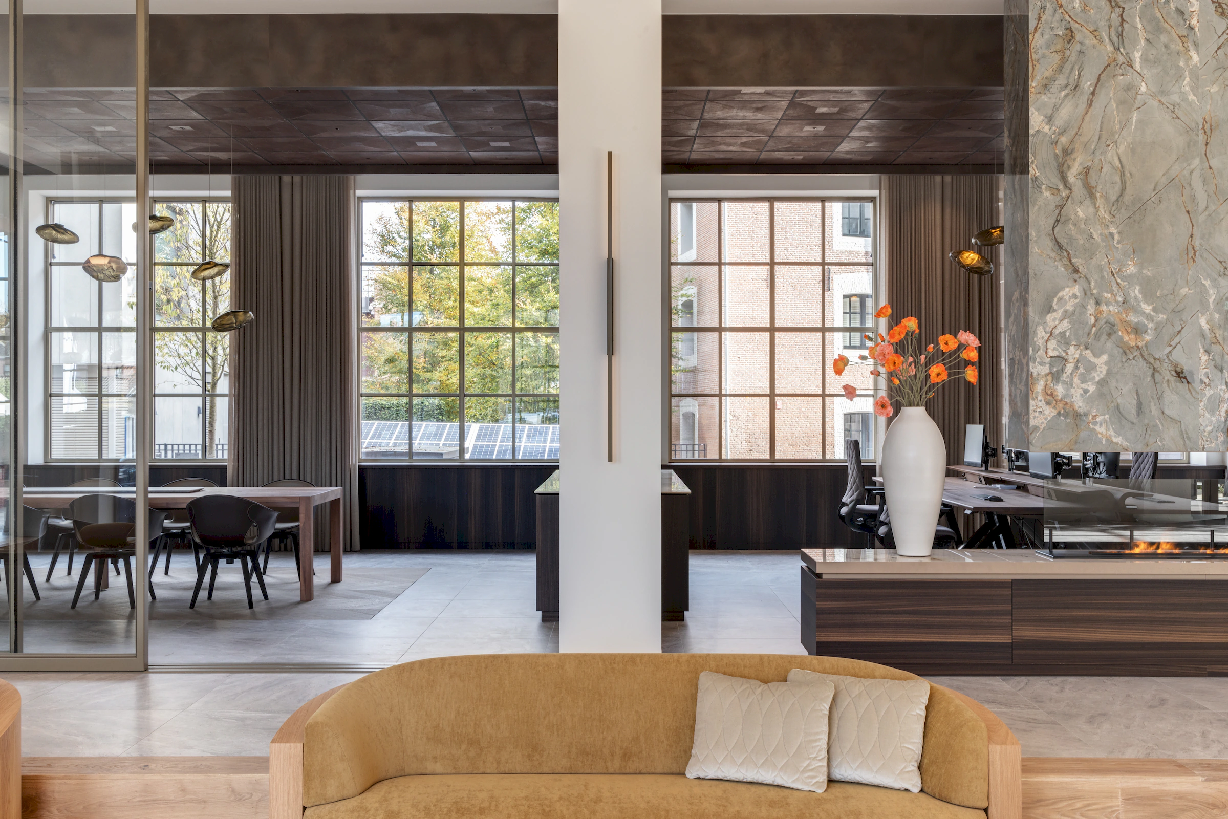 Maatwerk interieur L-Founders Of Loyalty Den Bosch door Smeulders Interieurgroep