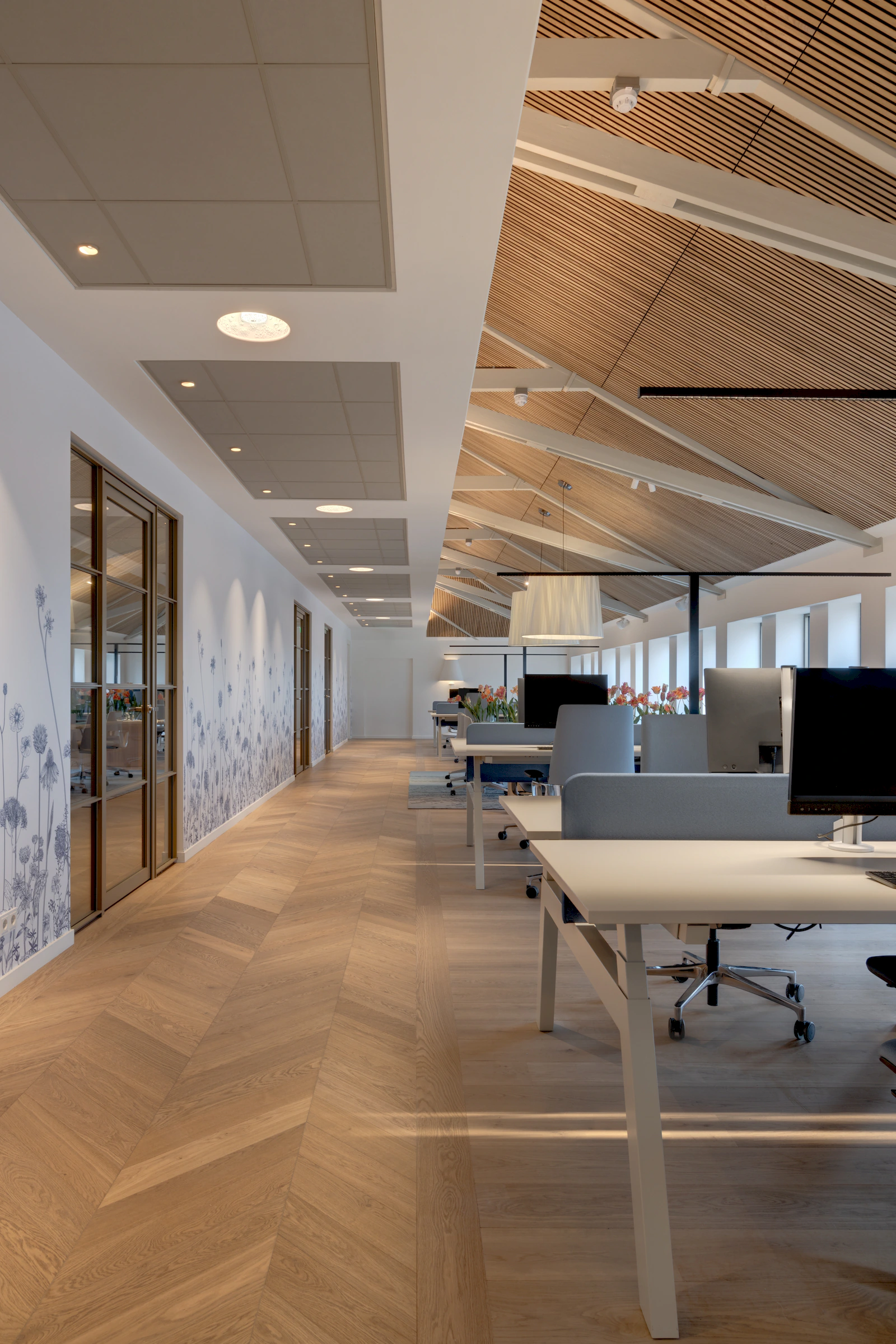 Maatwerk interieur L-Founders Of Loyalty Den Bosch door Smeulders Interieurgroep