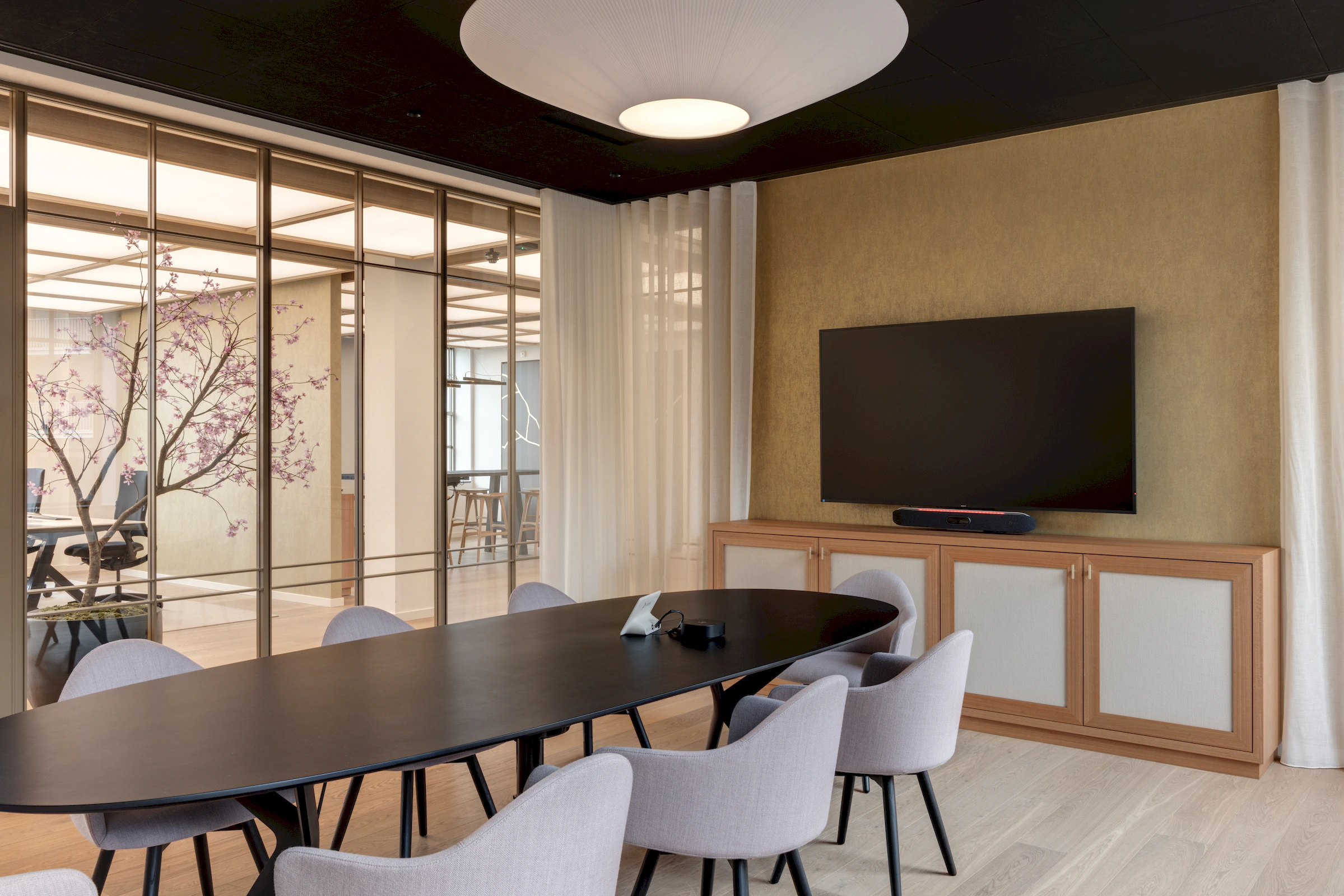 Maatwerk interieur L-Founders Of Loyalty Den Bosch door Smeulders Interieurgroep